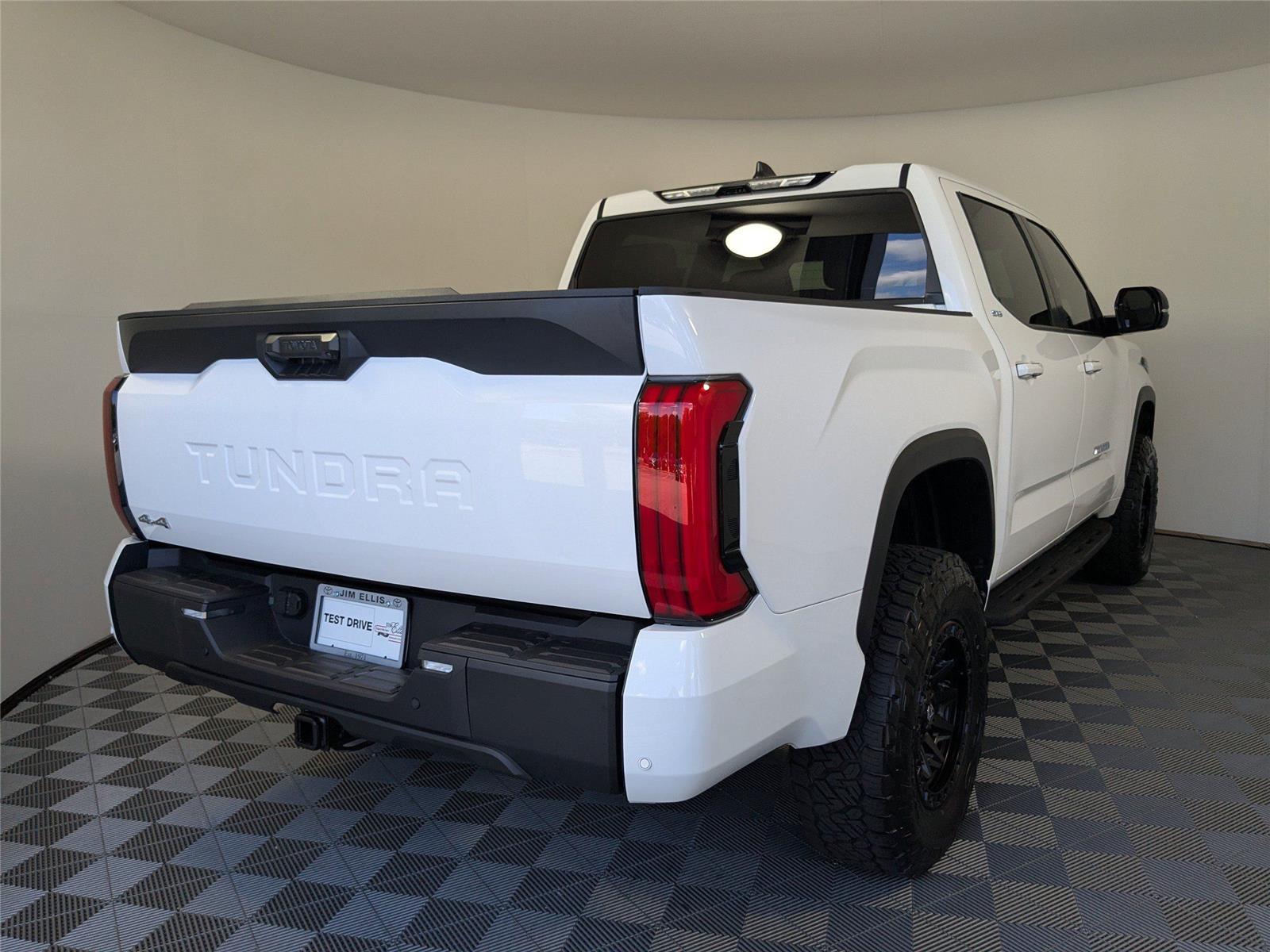 2025 Toyota Tundra SR5 CrewMax photo 22