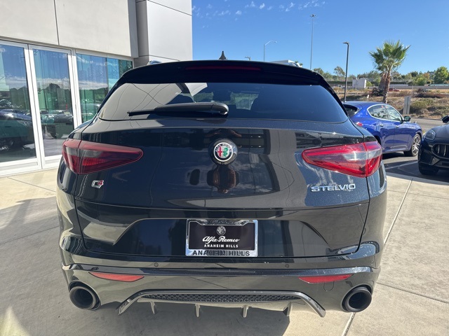 2022 Alfa Romeo Stelvio Ti Sport photo 4