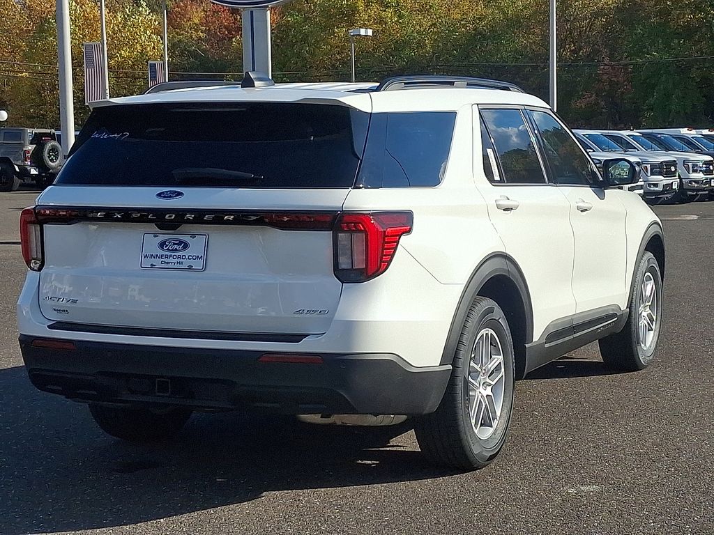 2026 Ford Explorer photo 4