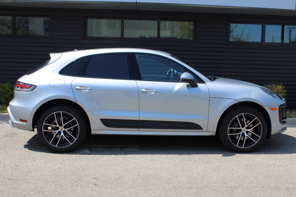 2024 Porsche Macan Base photo 8