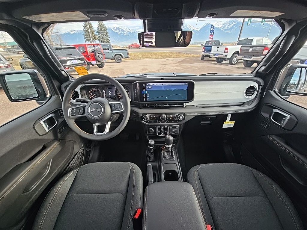 2025 Jeep Wrangler Sahara photo 13