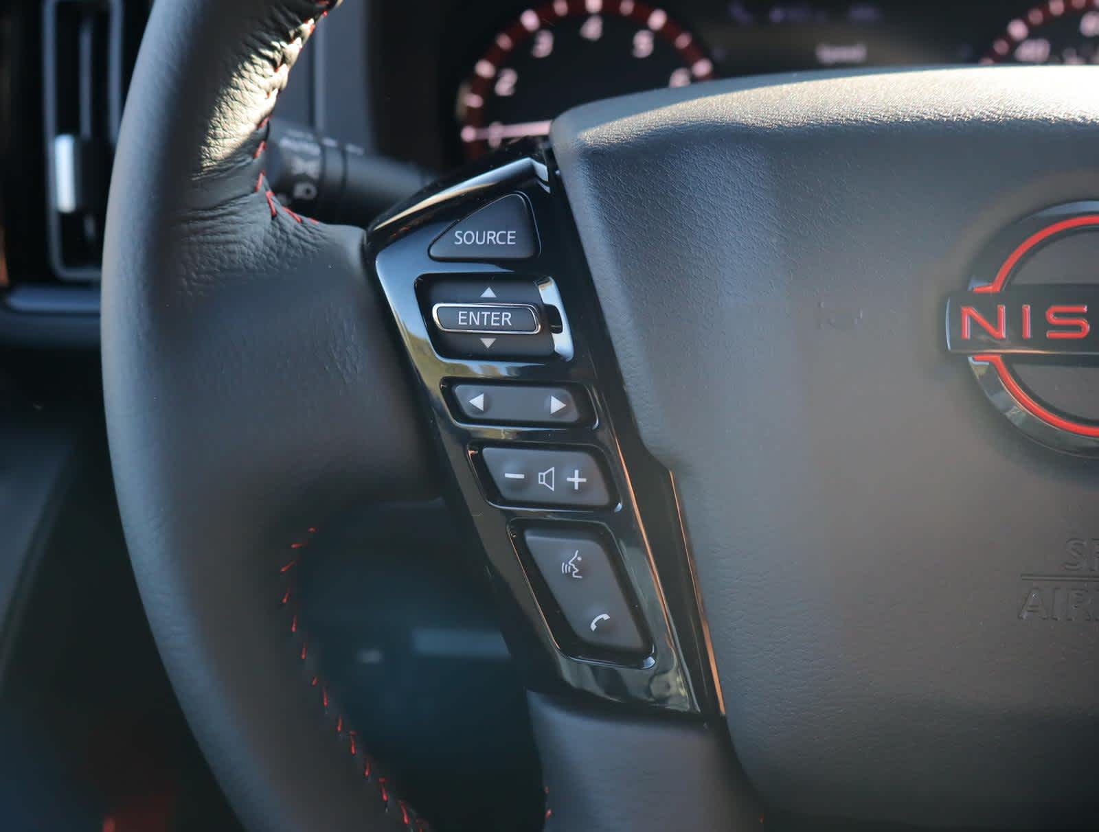 2025 Nissan Frontier PRO-4X photo 28