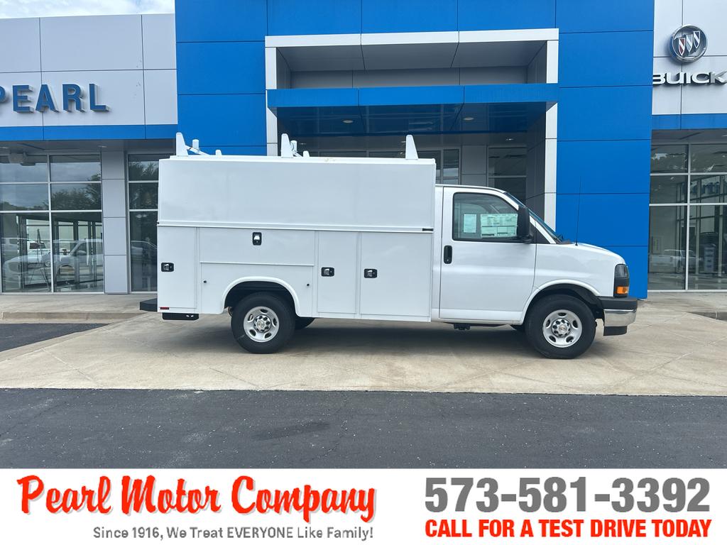 2024 Gmc Savana Cutaway 3500 photo 3