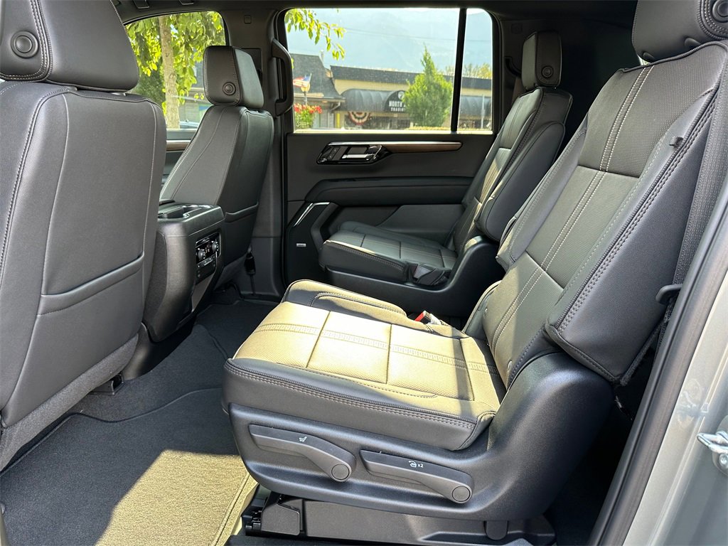 2025 Chevrolet Suburban High Country photo 15