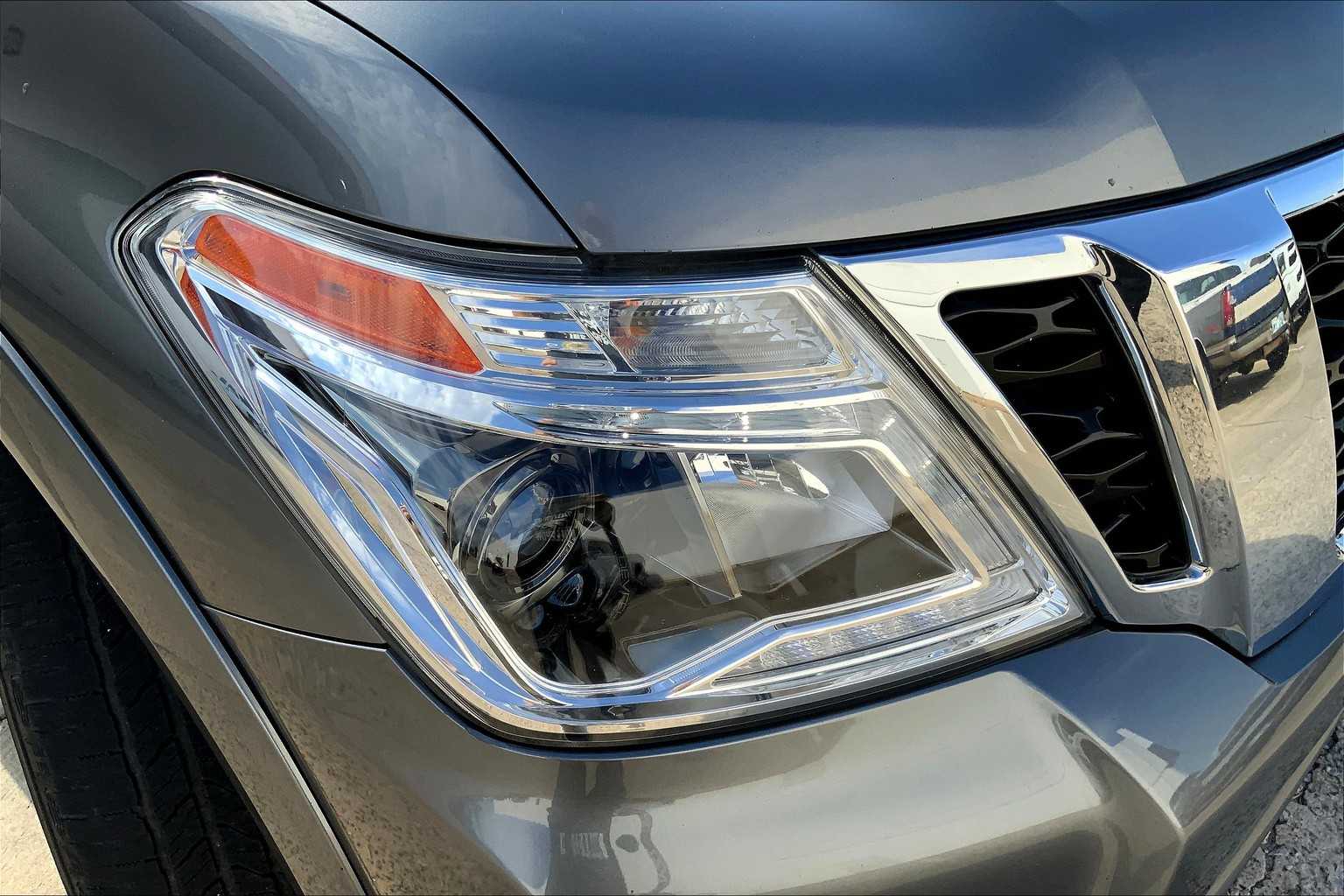 2020 Nissan Armada SL photo 26