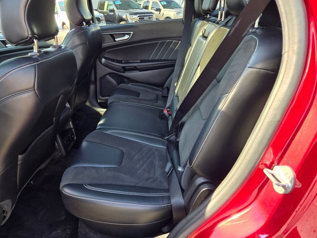 2019 Ford Edge ST photo 12