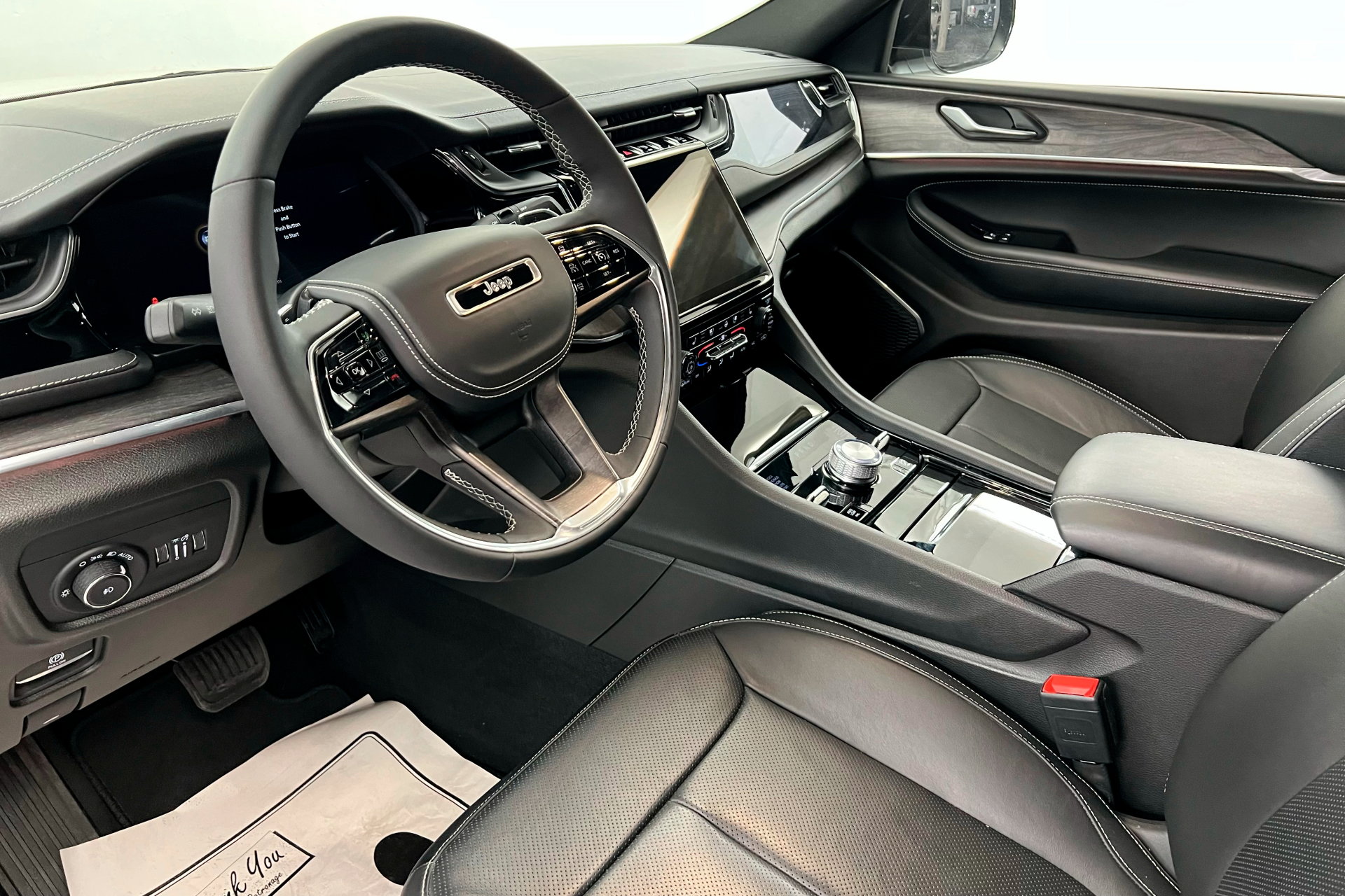 2023 Jeep Grand Cherokee Overland photo 15