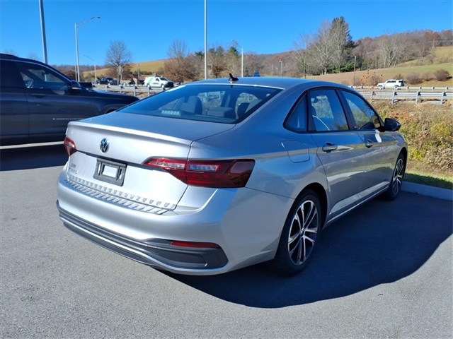 2023 Volkswagen Jetta 1.5T Sport photo 3