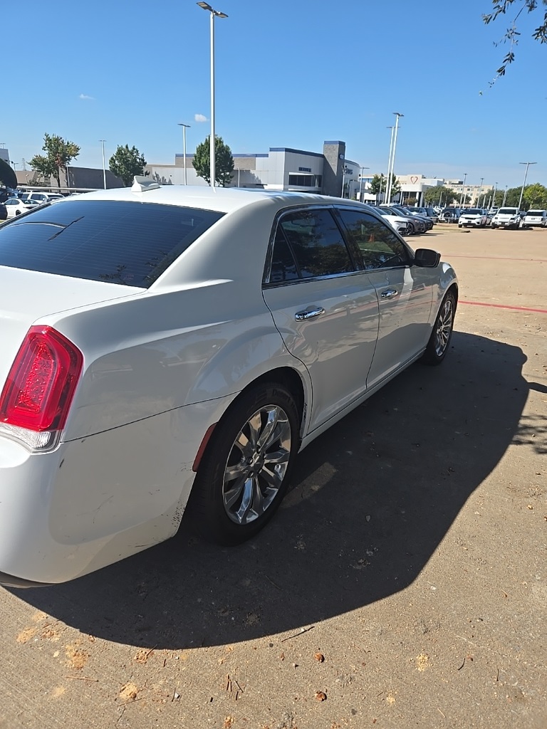 2019 Chrysler 300 Limited photo 4