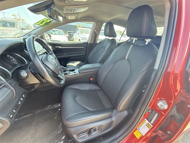 2022 Toyota Camry Hybrid XSE photo 11