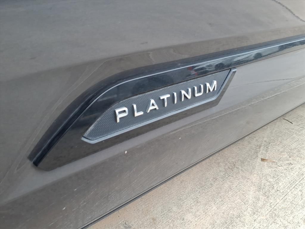 2023 Toyota Tundra Platinum CrewMax photo 4