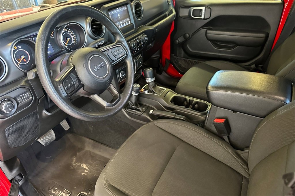 2022 Jeep Gladiator Willys Sport photo 10