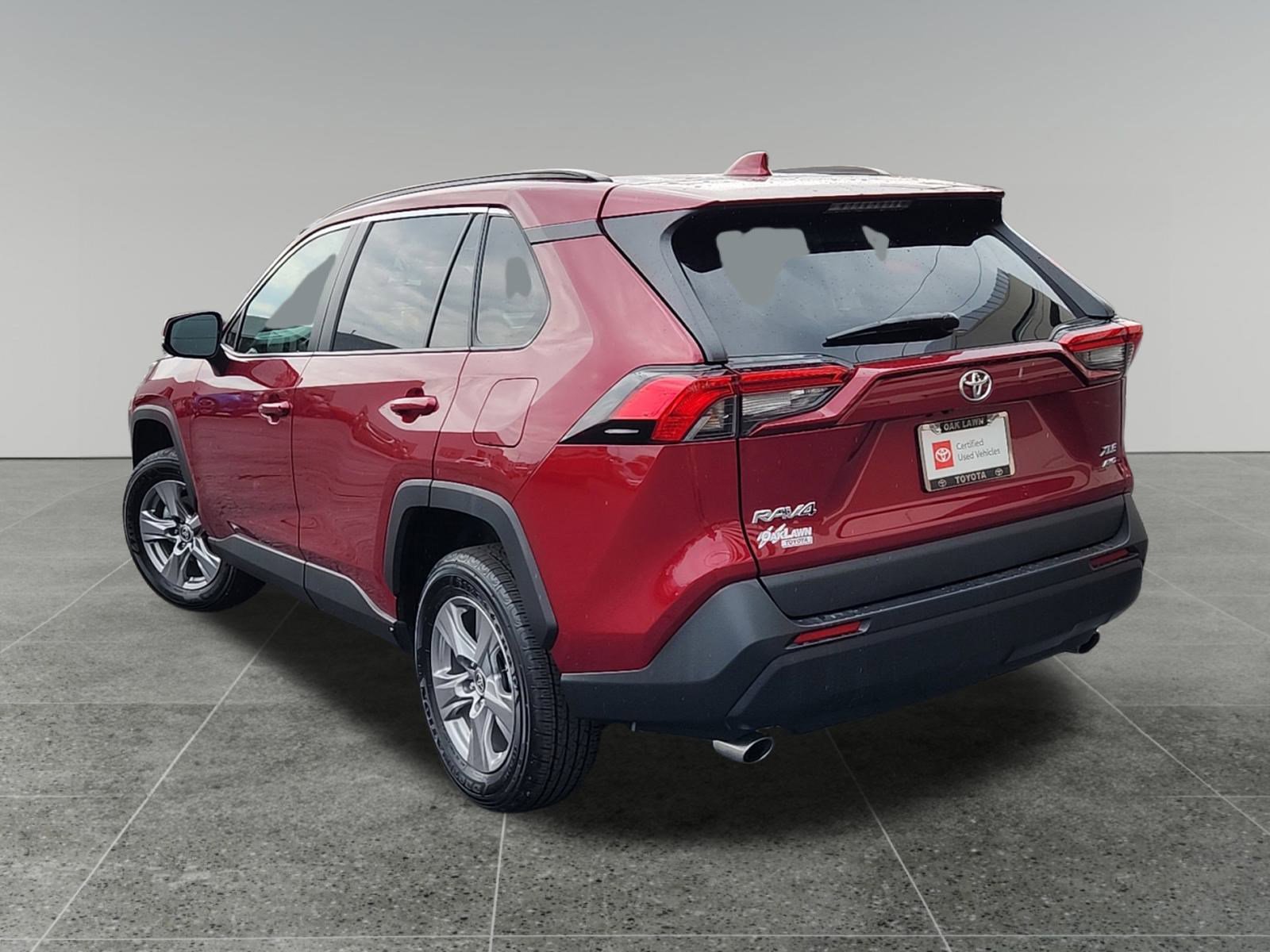 2025 Toyota RAV4 XLE photo 4