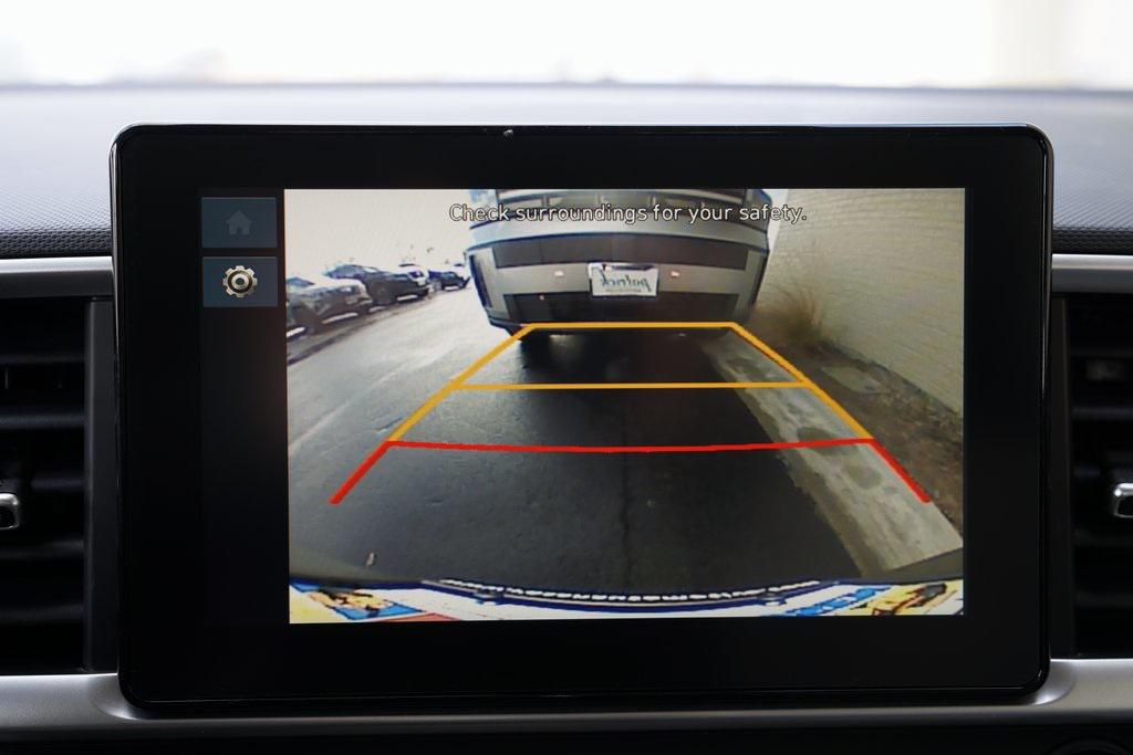 2025 Hyundai Venue SEL photo 16