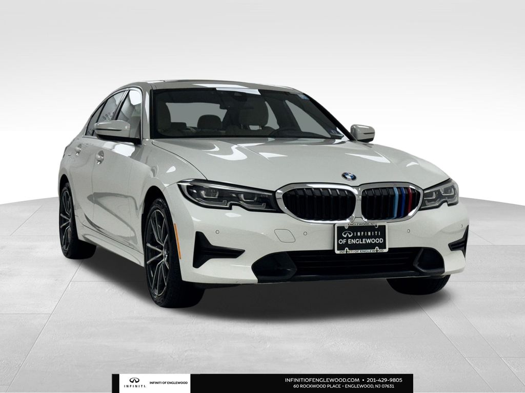 2019 BMW 3 Series 330i's photo
