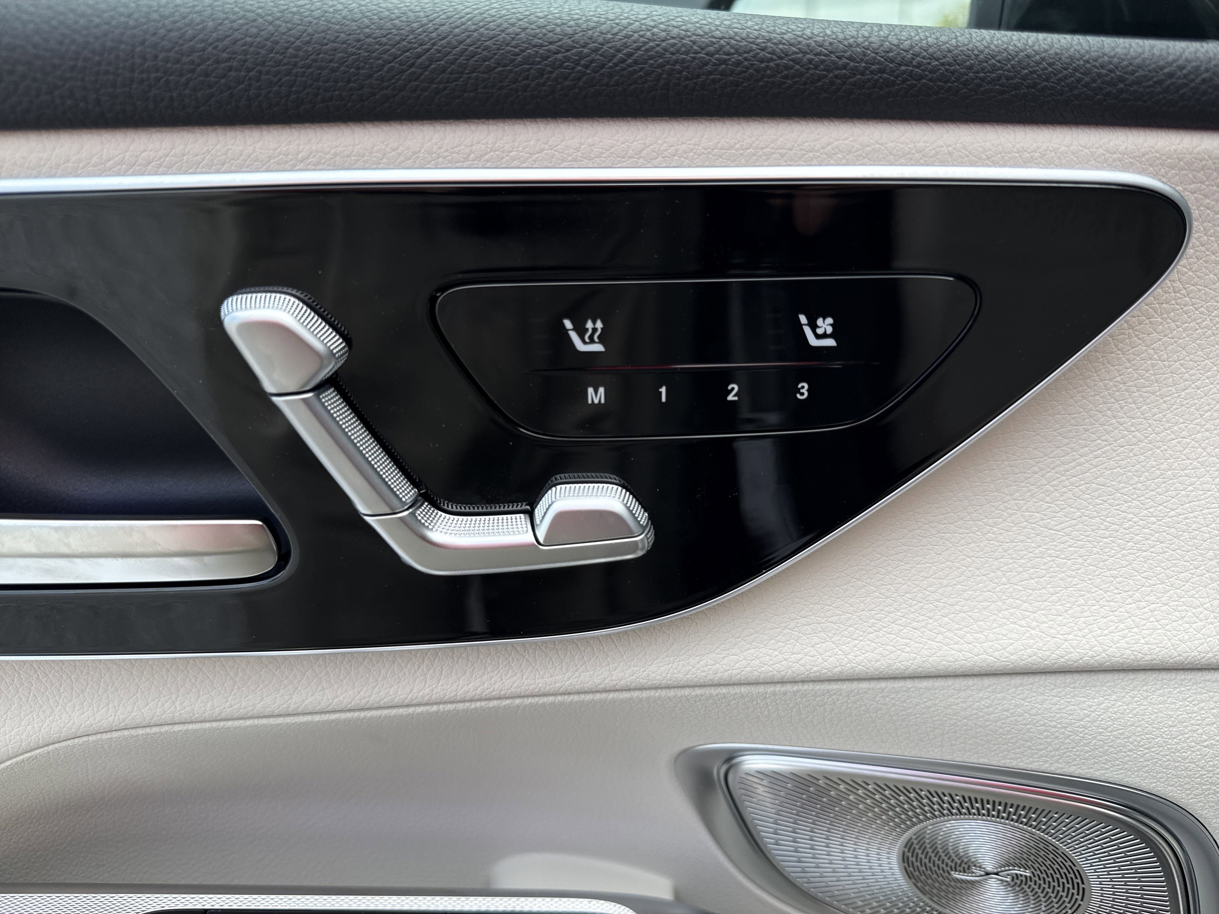 2026 Mercedes Benz GLC 300 photo 3