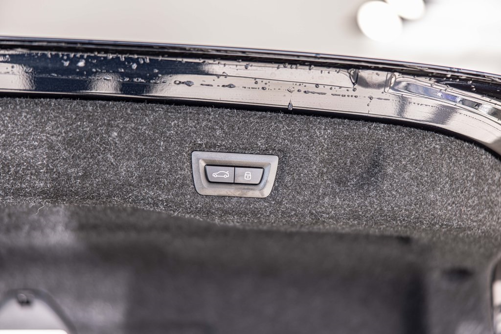 2025 BMW M5 - Image 17