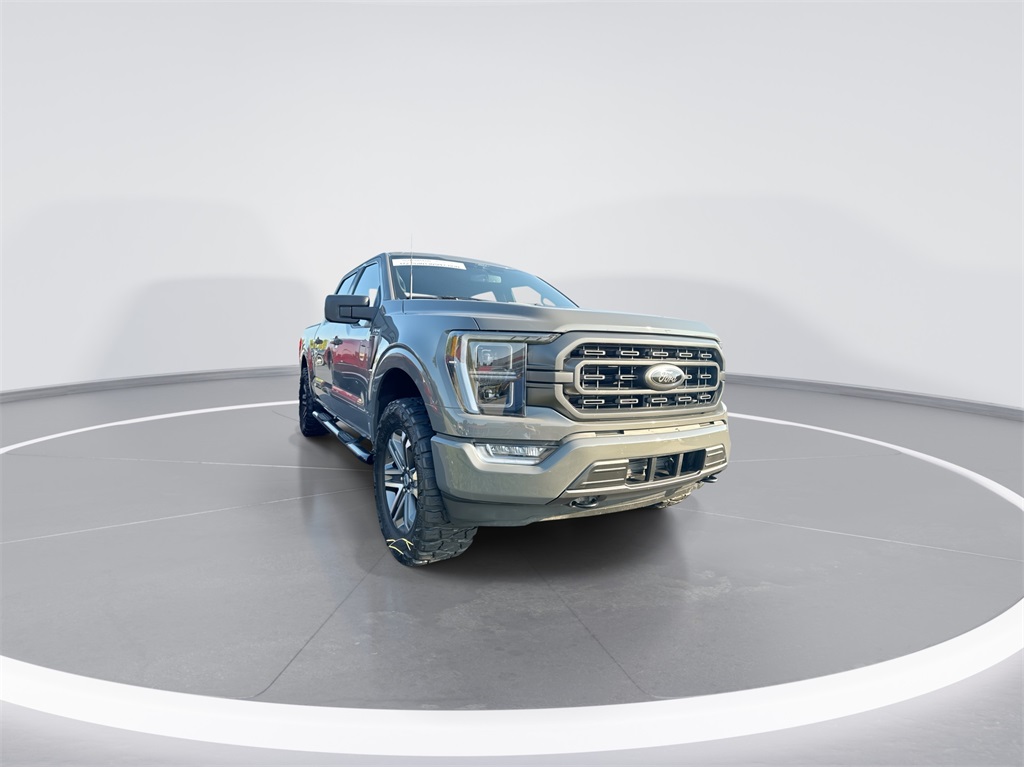 2021 Ford F-150 XLT photo 2