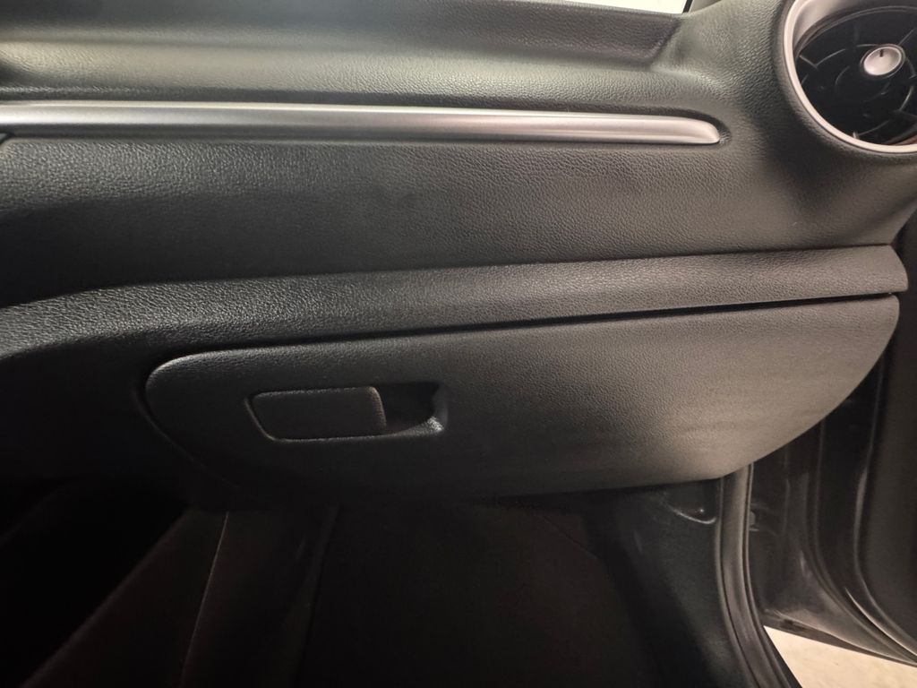 2023 Kia Forte GT-Line photo 23