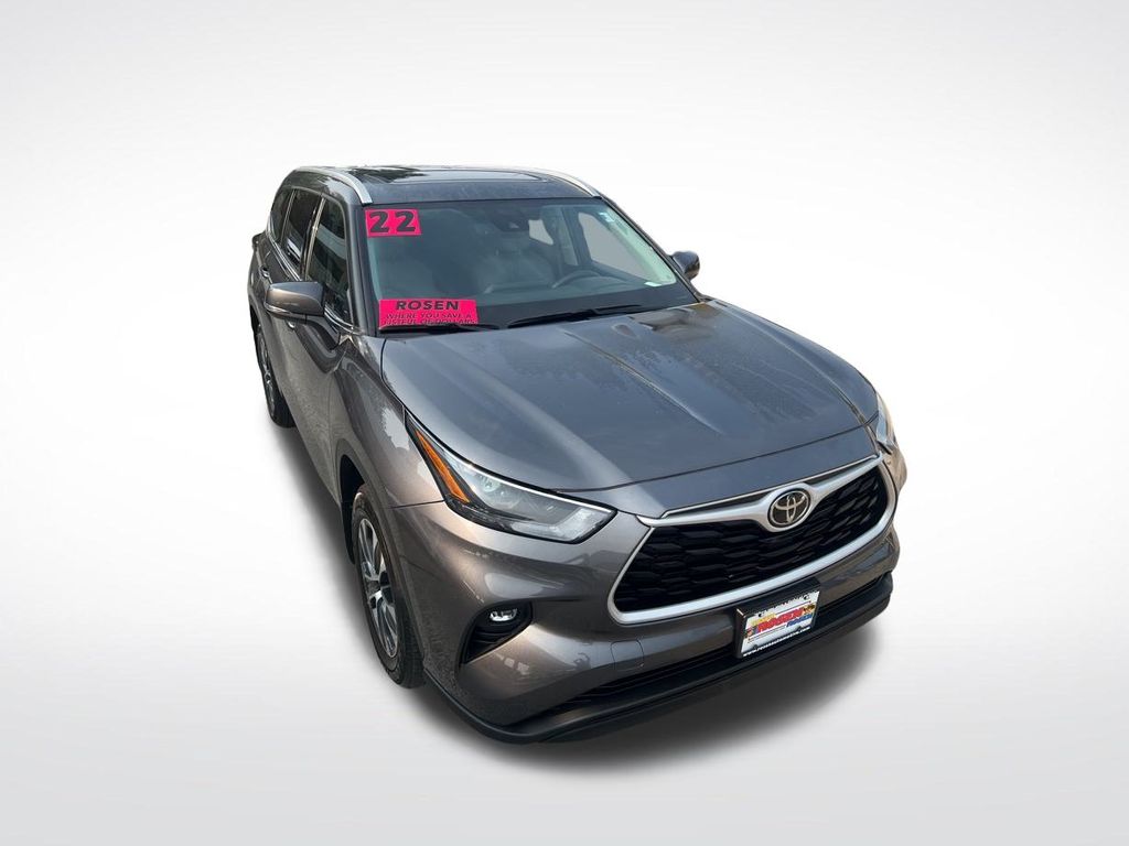2022 Toyota Highlander XLE photo 37