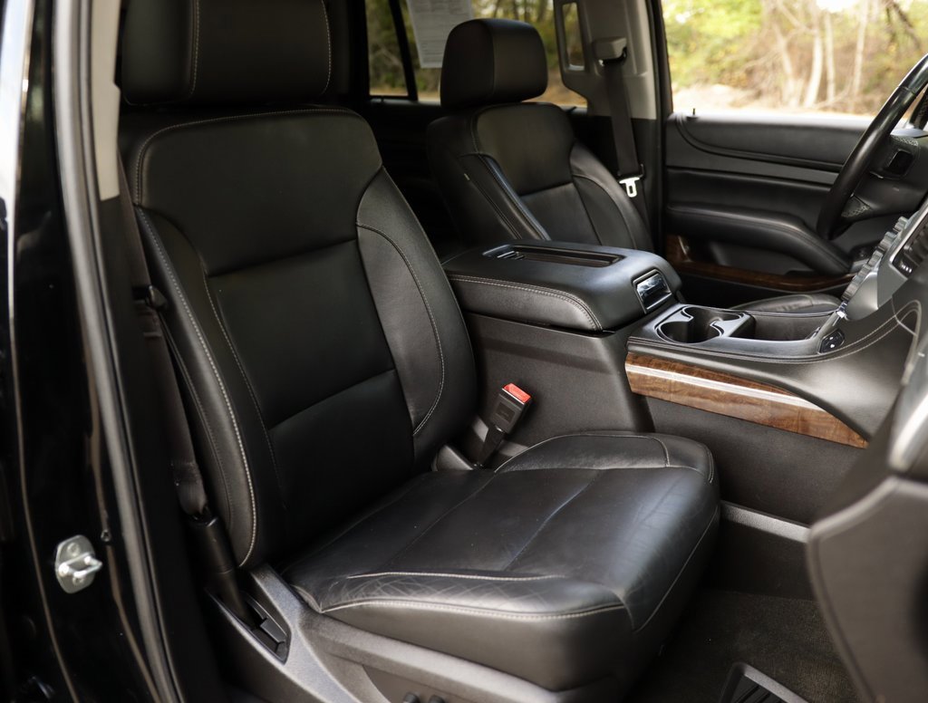 2017 Chevrolet Tahoe LT photo 32