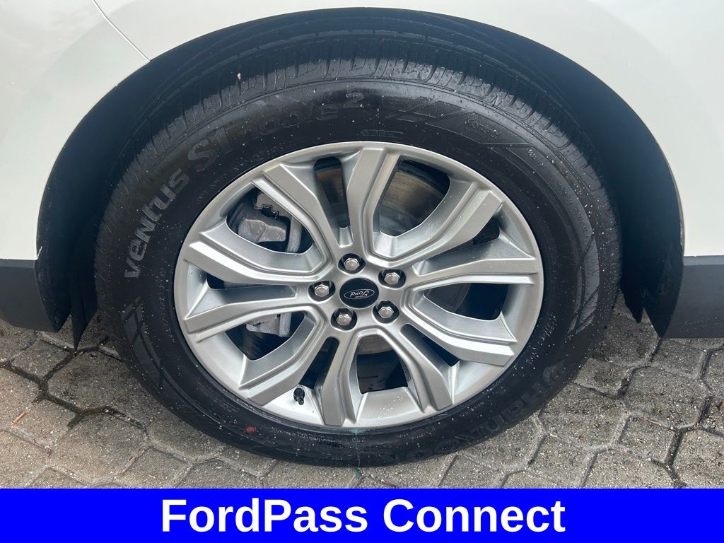 2024 Ford Edge Titanium photo 12