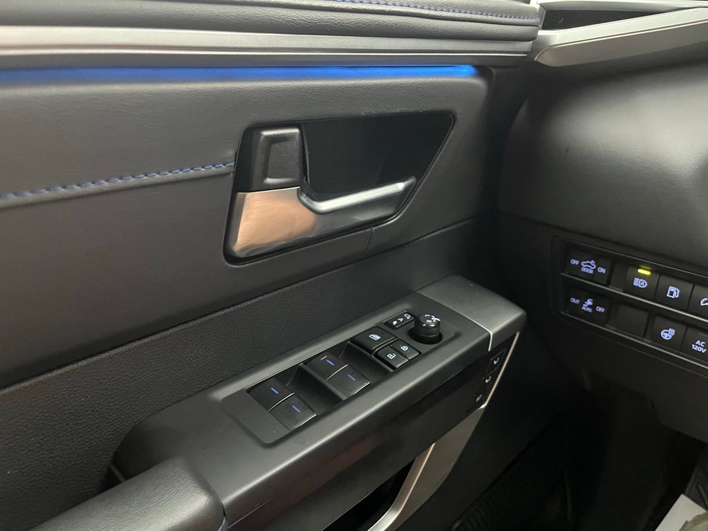 2022 Toyota Tundra Platinum photo 17