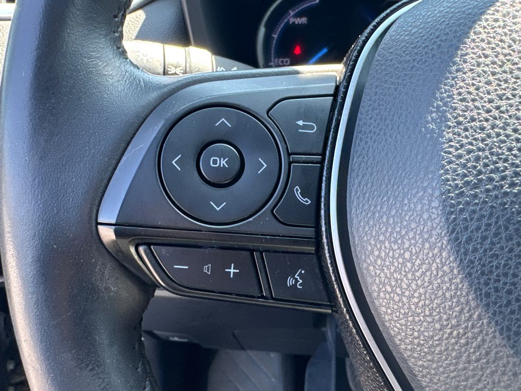 2019 Toyota RAV4 Hybrid XSE photo 23