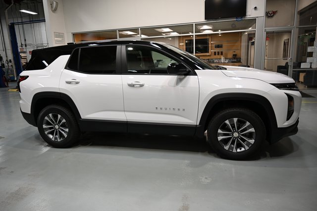 2026 Chevrolet Equinox LT photo 3