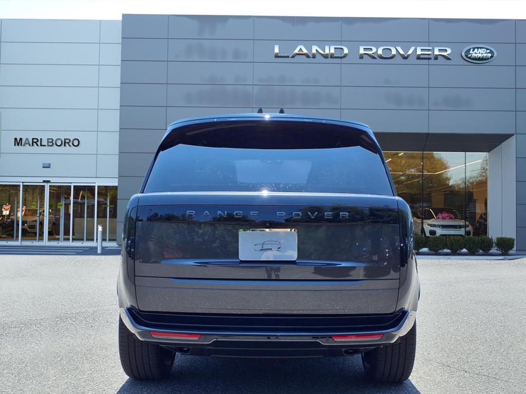 2025 Land Rover Range Rover SE photo 6