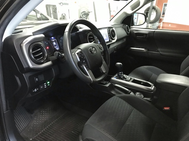 2022 Toyota Tacoma SR5 photo 11