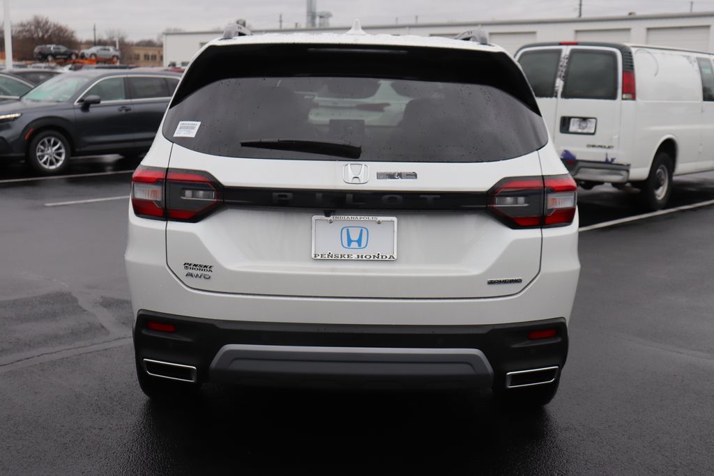 2025 Honda Pilot Touring photo 3