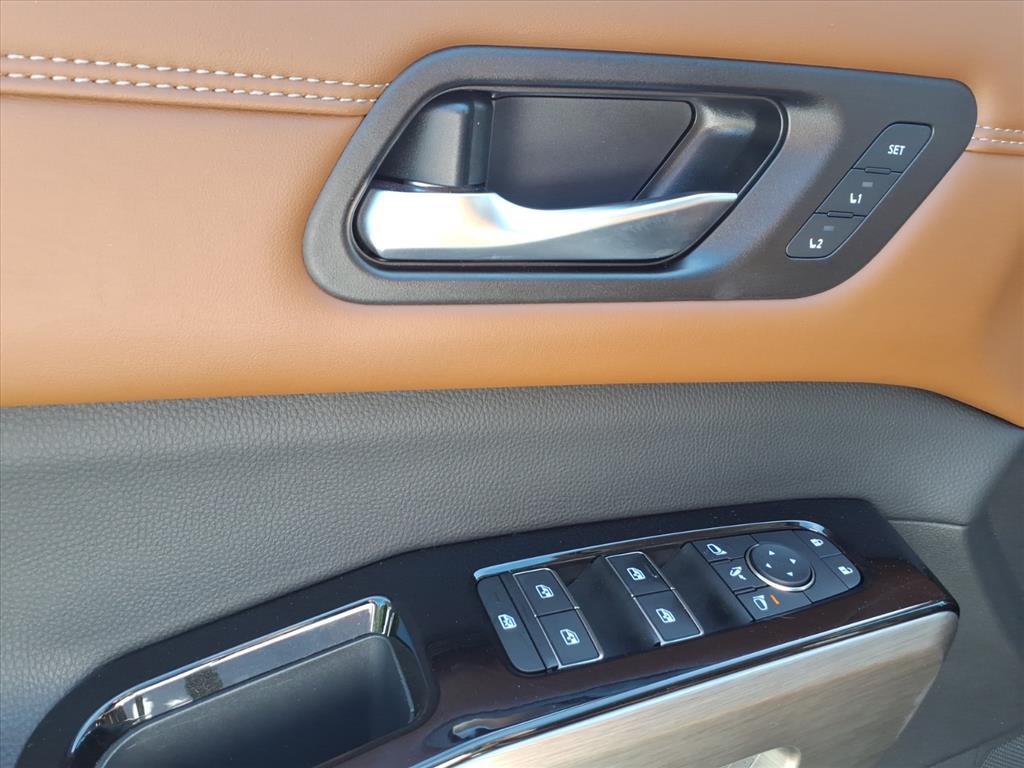 2023 Nissan Pathfinder Platinum photo 14