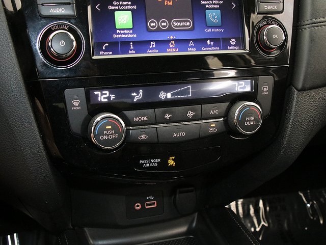 2018 Nissan Rogue SL photo 21