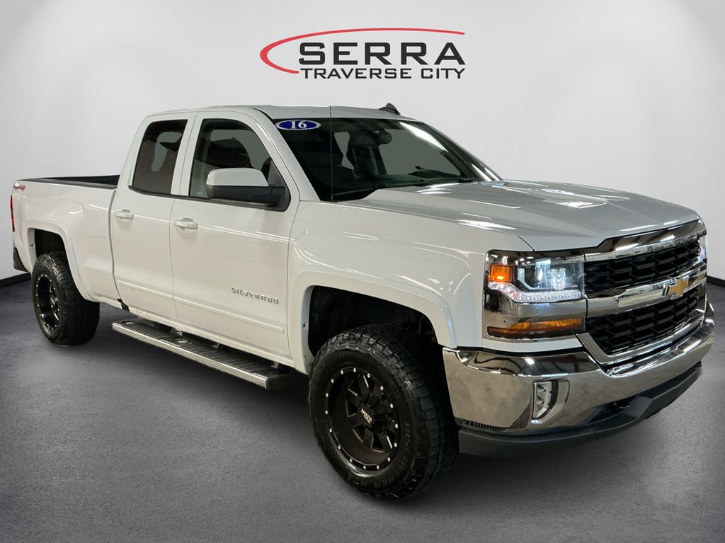 2016 Chevrolet Silverado 1500 LT photo 3