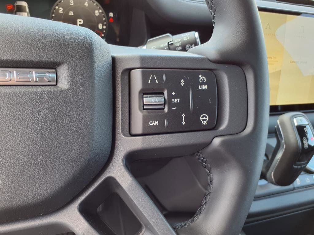 2025 Land Rover Defender 110 X-Dynamic SE photo 16