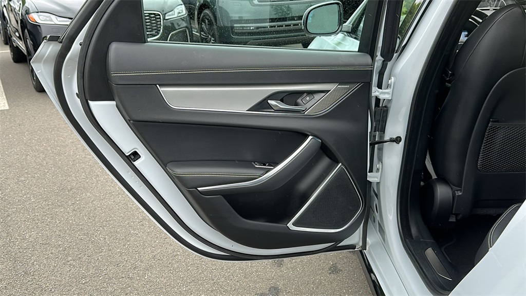 2021 Jaguar XF R-Dynamic SE photo 22