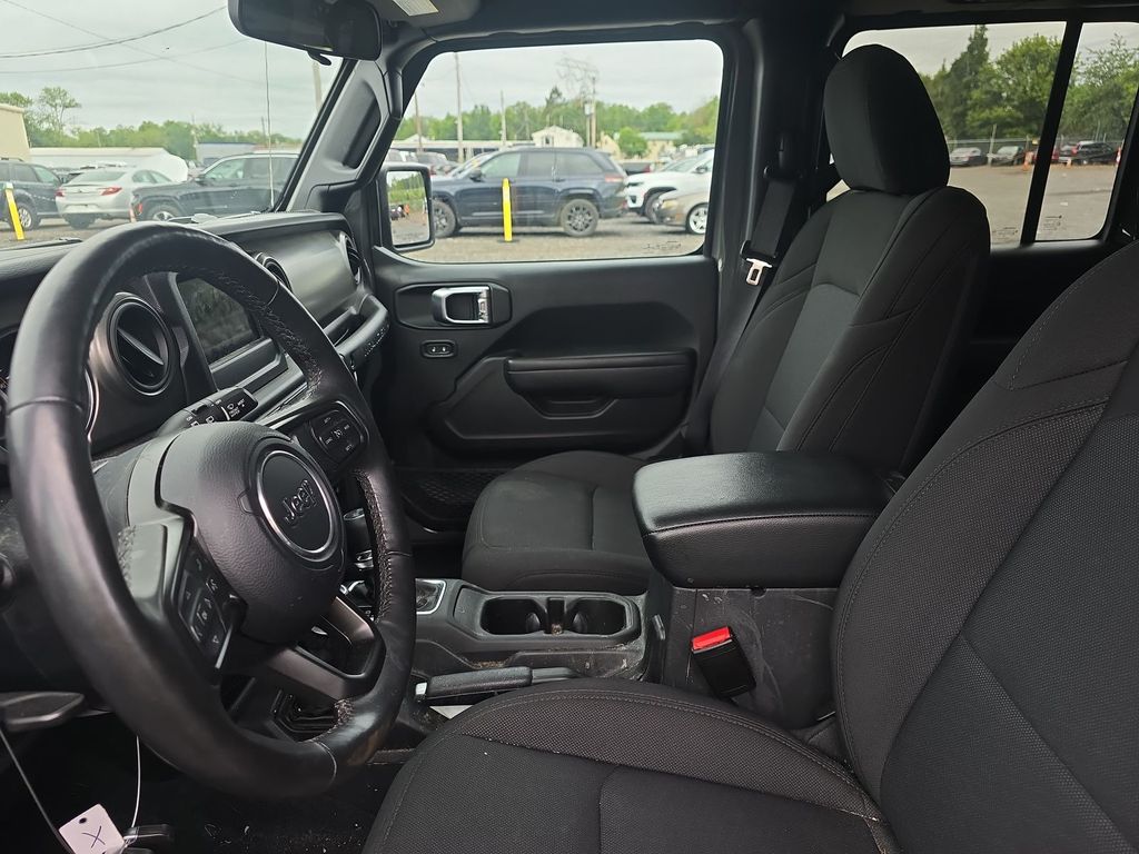 2022 Jeep Wrangler Unlimited Sport S photo 3
