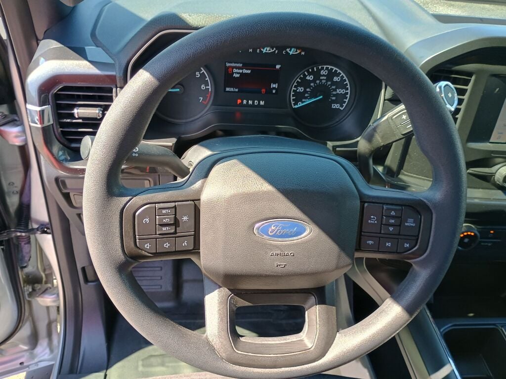 2022 Ford F-150 XL photo 11