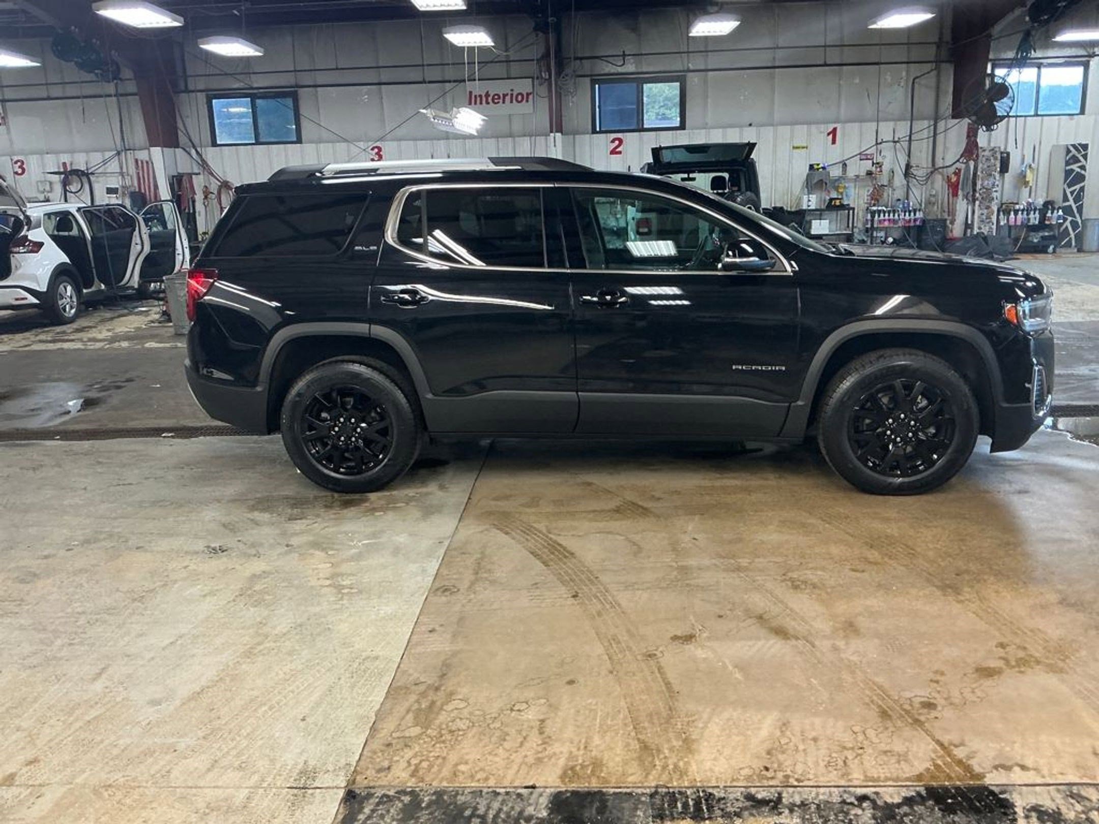 2023 Gmc Acadia SLE photo 3