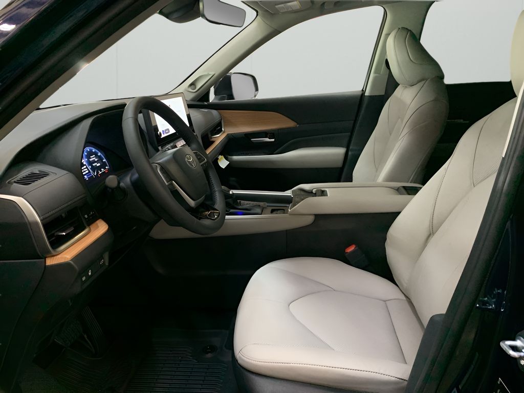 2025 Toyota Grand Highlander Limited photo 10
