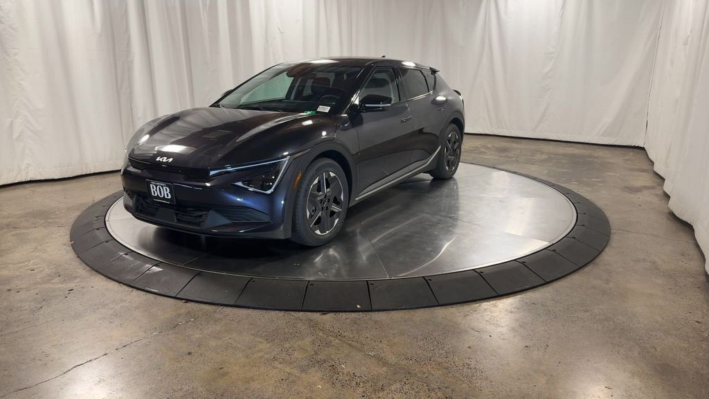 2025 Kia EV6 Light photo 4