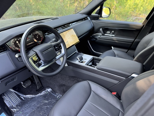 2025 Land Rover Range Rover SE photo 16
