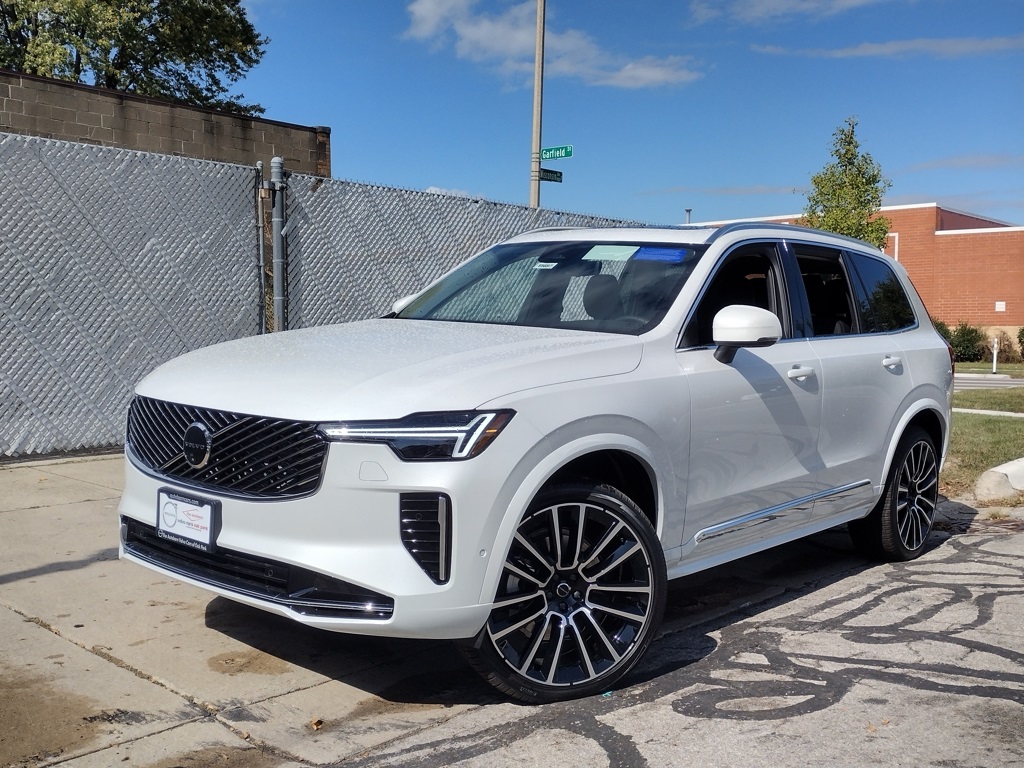 2026 Volvo XC90 Plus's photo