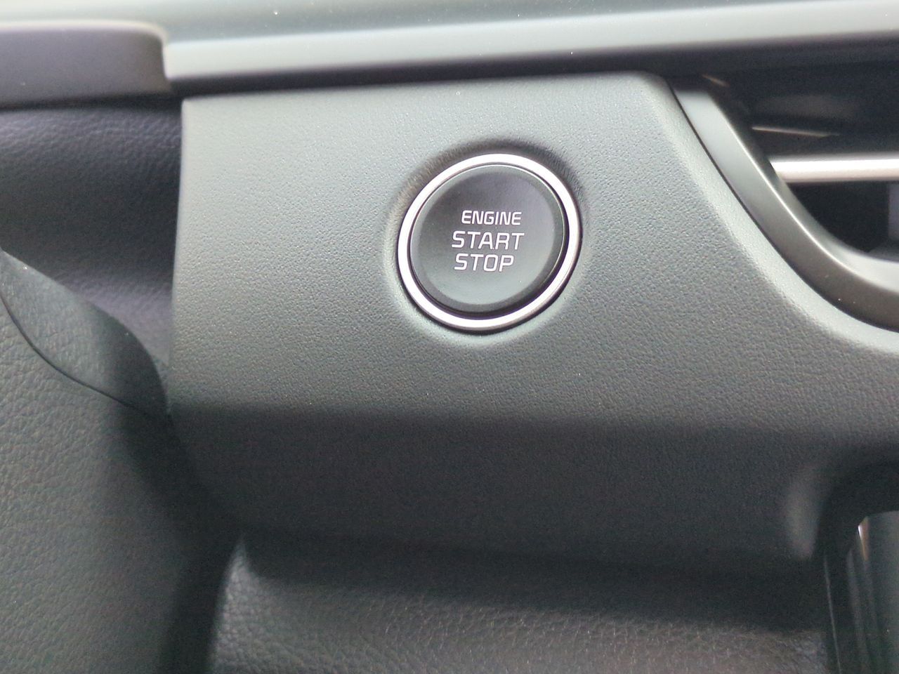 2026 Kia Seltos EX photo 14