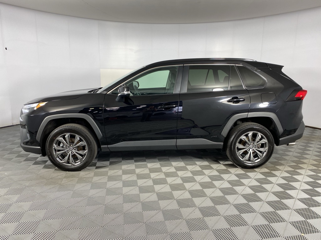 2022 Toyota RAV4 Hybrid XLE Premium photo 2