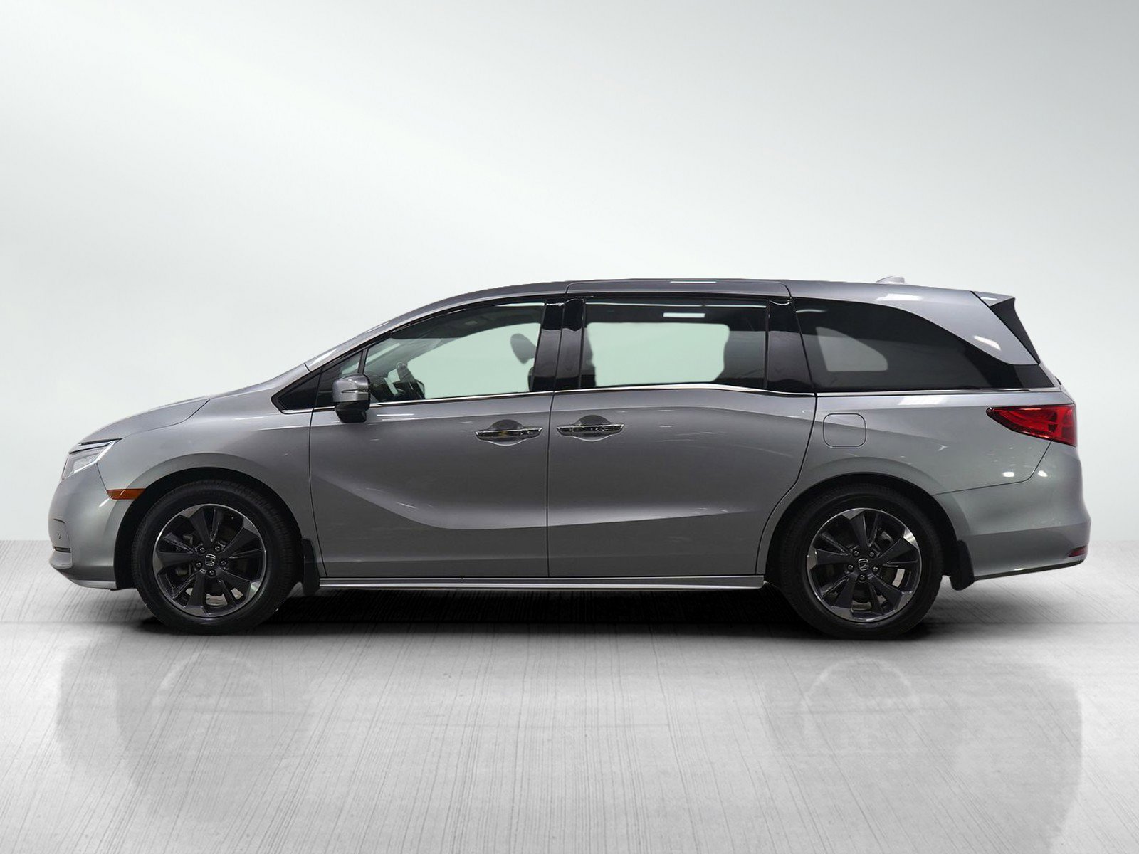 Used 2022 Honda Odyssey Elite with VIN 5FNRL6H9XNB069789 for sale in Burnsville, Minnesota