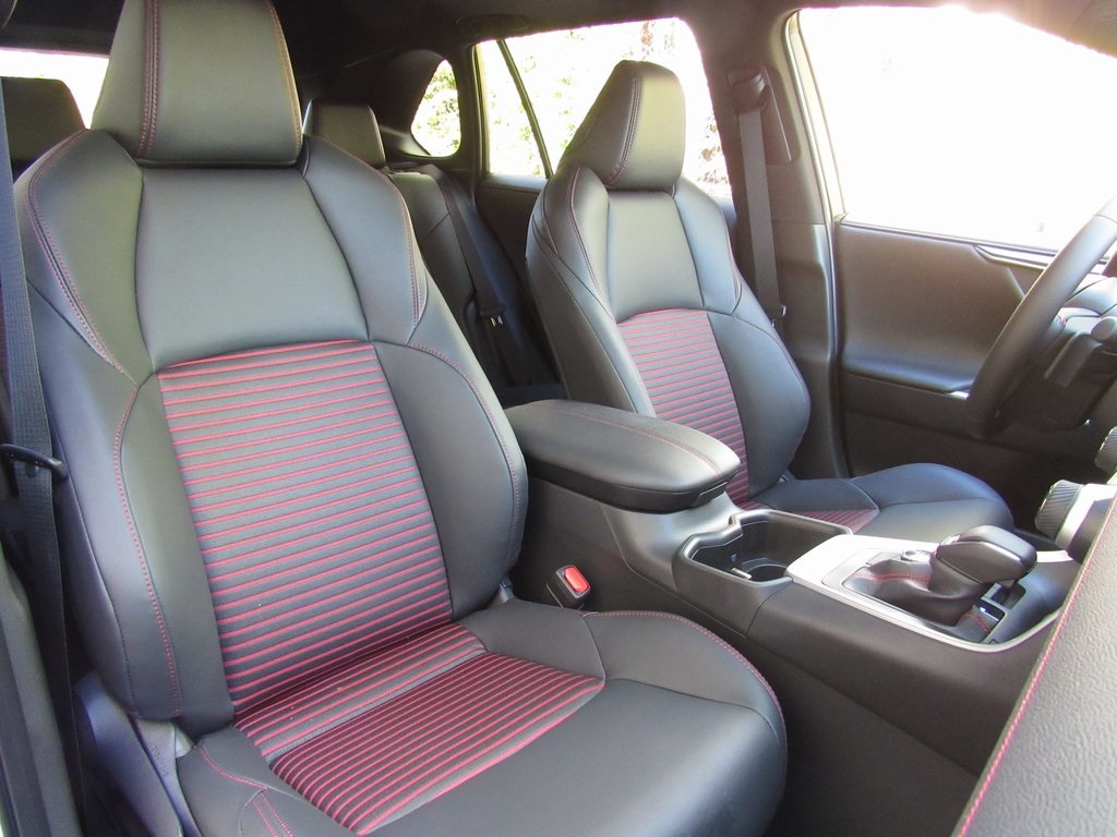 2025 Toyota RAV4 Hybrid XSE photo 19