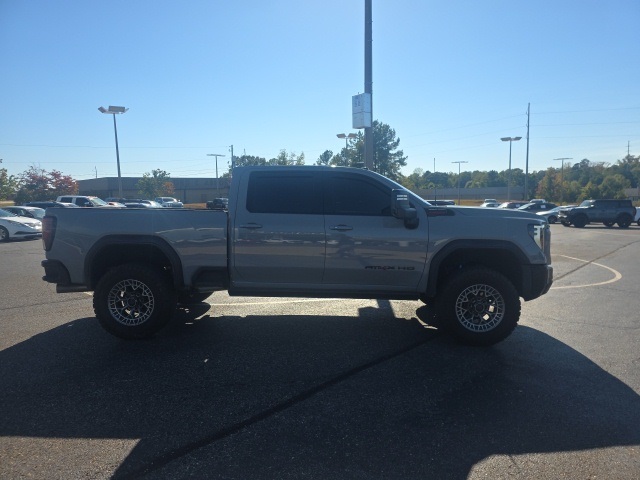 2024 Gmc Sierra HD AT4X photo 2