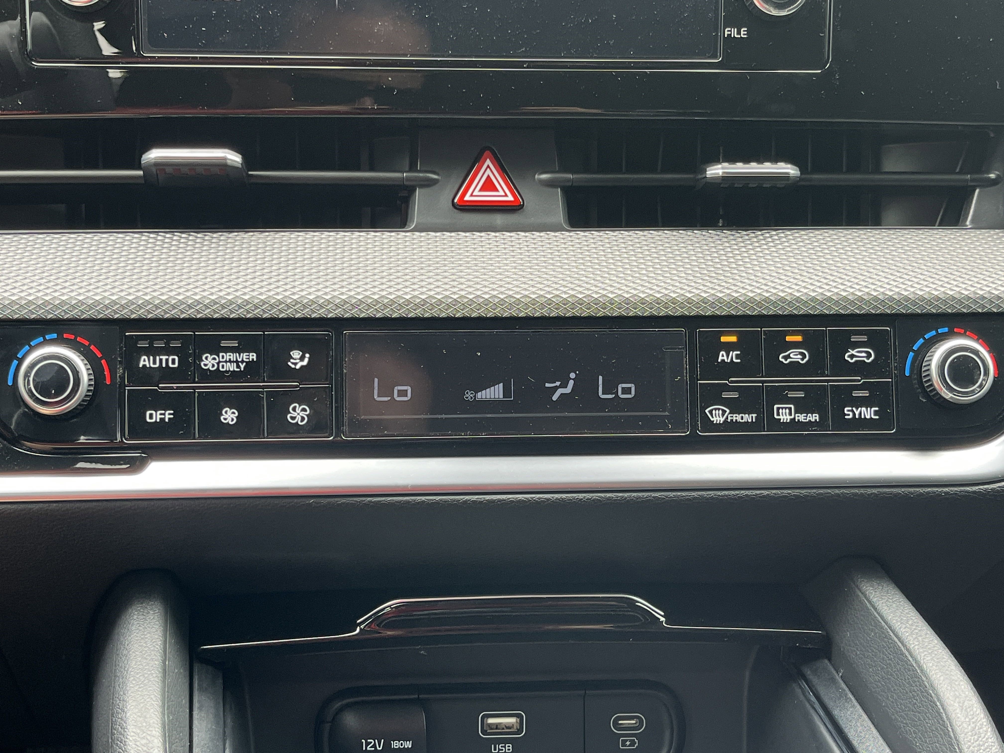 2025 Kia Sportage Hybrid LX photo 4